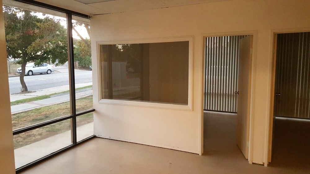 Willow Lane Office Building : 2977 Willow Ln, Thousand Oaks, CA 91361